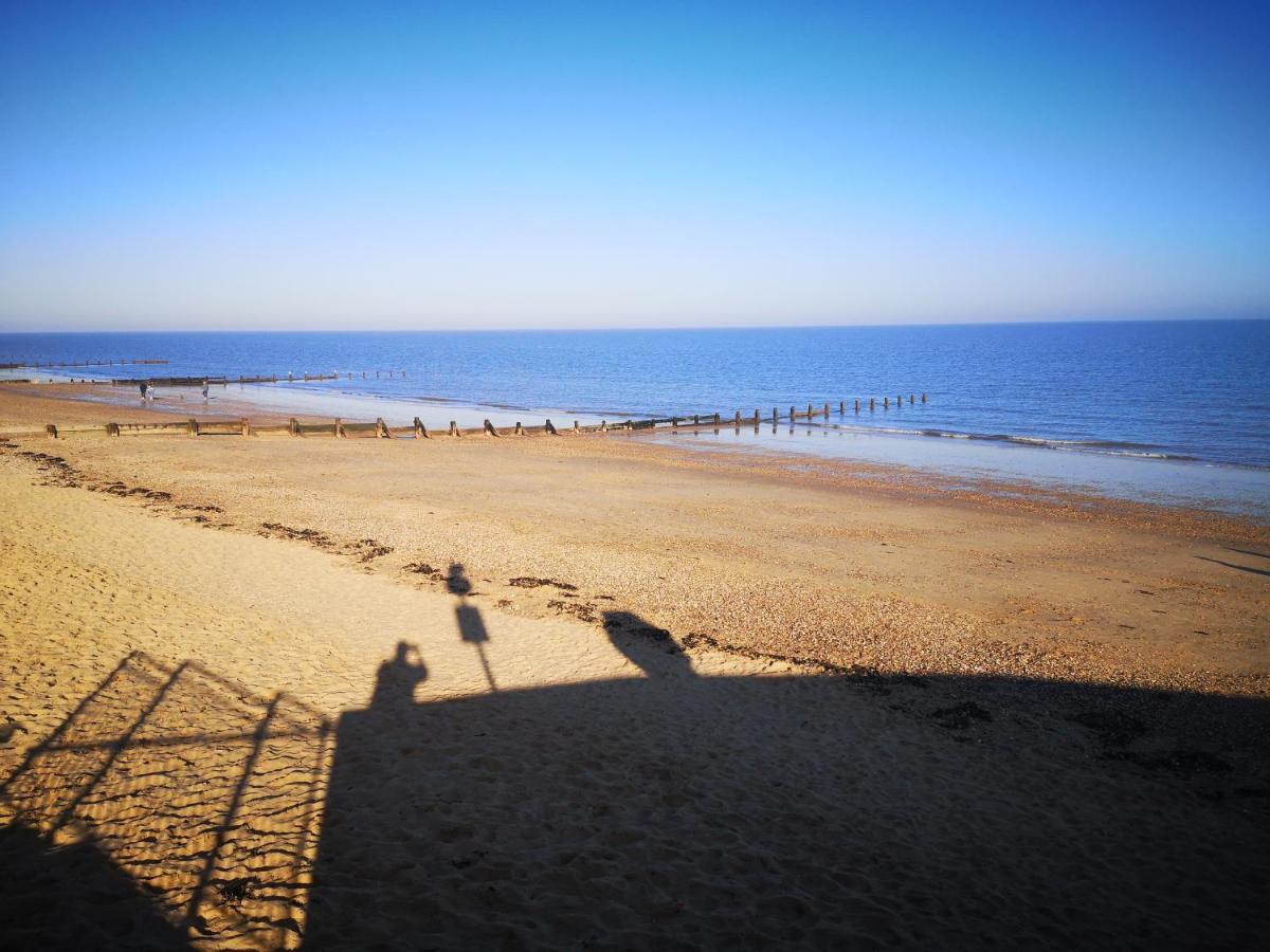 Lovely 2-Bed Caravan In Walton On The Naze Exteriér fotografie