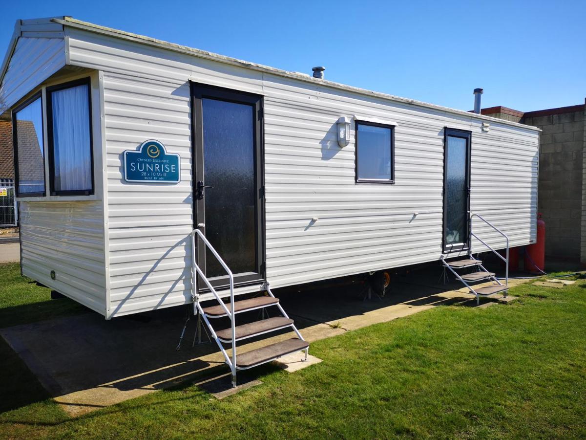 Lovely 2-Bed Caravan In Walton On The Naze Exteriér fotografie