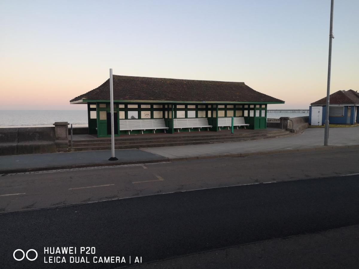 Lovely 2-Bed Caravan In Walton On The Naze Exteriér fotografie