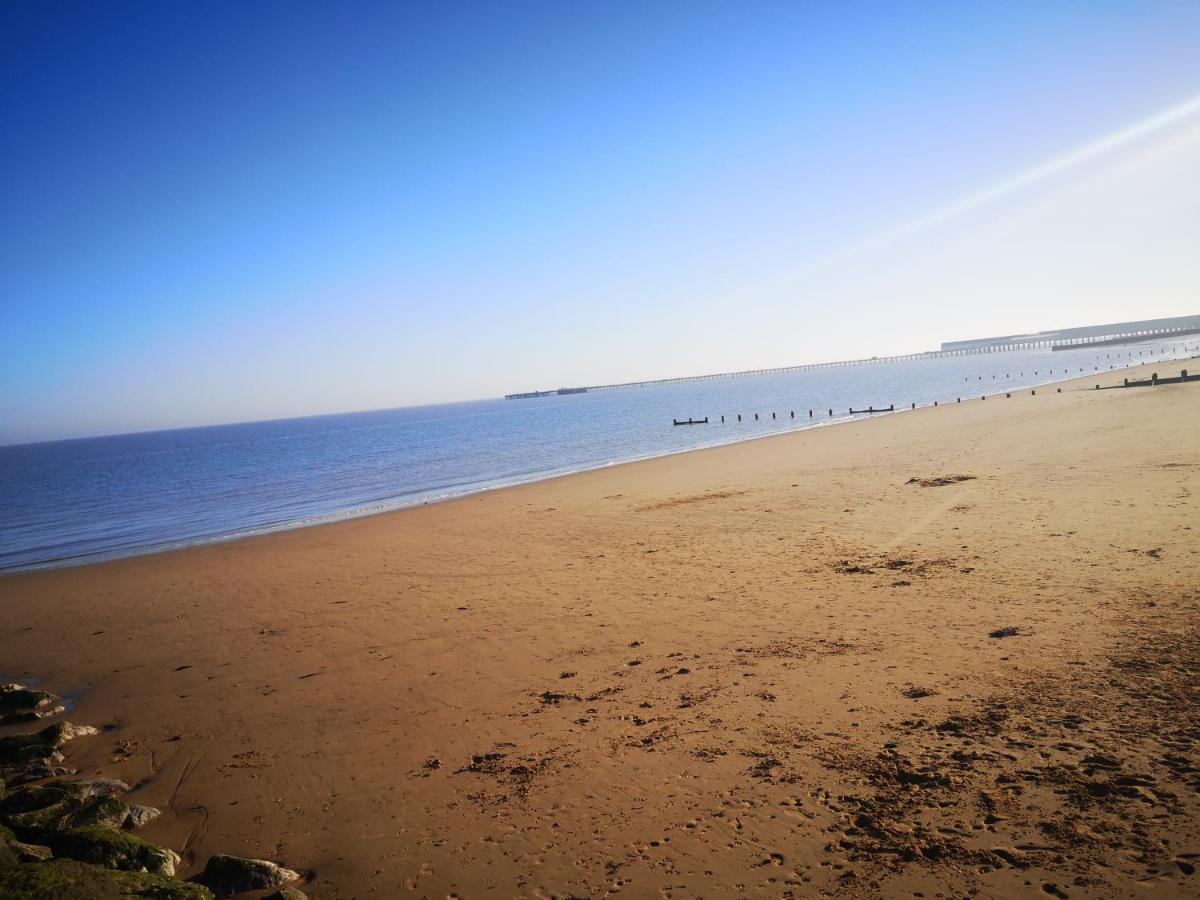 Lovely 2-Bed Caravan In Walton On The Naze Exteriér fotografie