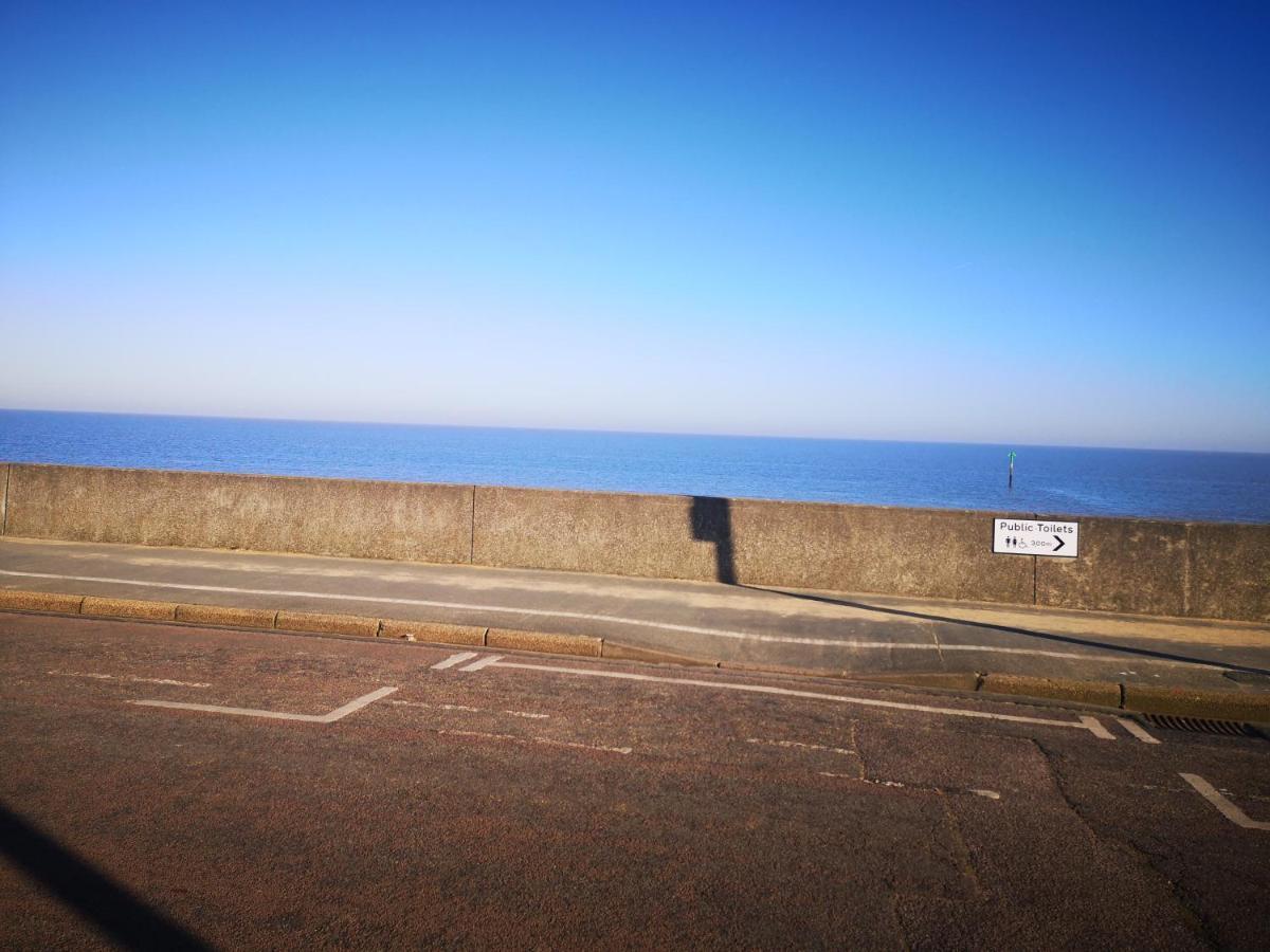 Lovely 2-Bed Caravan In Walton On The Naze Exteriér fotografie